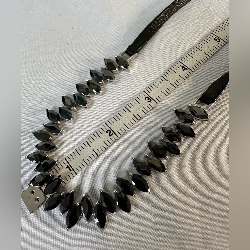 Adjustable necklace belt or bracelet